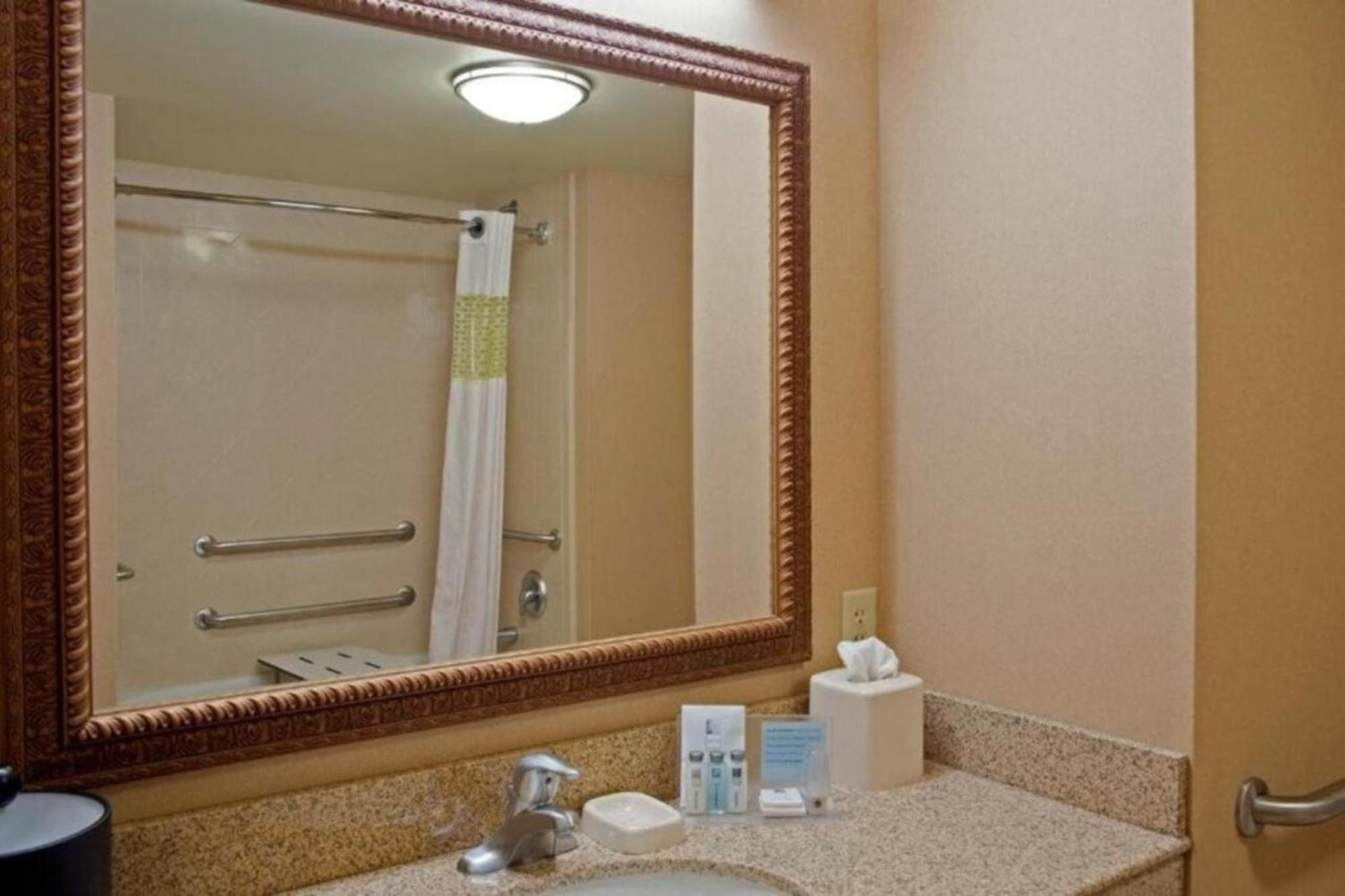 Hampton Inn & Suites Bloomington Normal Zimmer foto